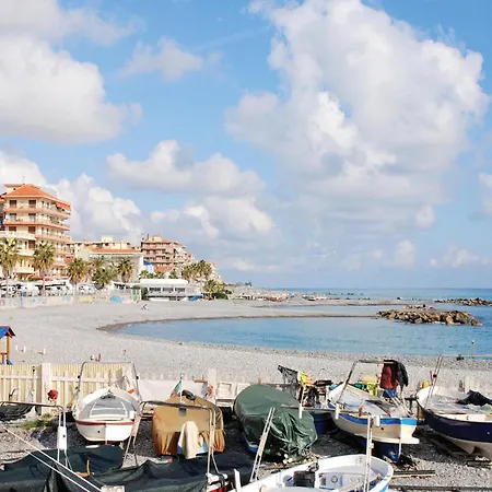 Awesome In Grimaldi With House Sea View * Grimaldi (Liguria)