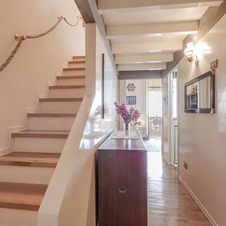 Awesome In With House Sea View